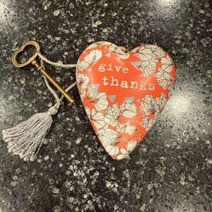 Demdaco Orange, Gold and cream “Give Thanks”Heart Ornament. Gently used. Display